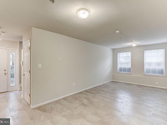 5th image of 611 Baystone Ct