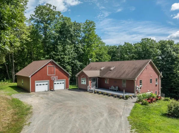 46 Pearce Circle, Rockingham, VT 05101
