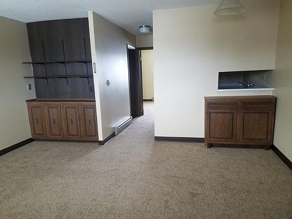2nd image of 909 N Custer Ave