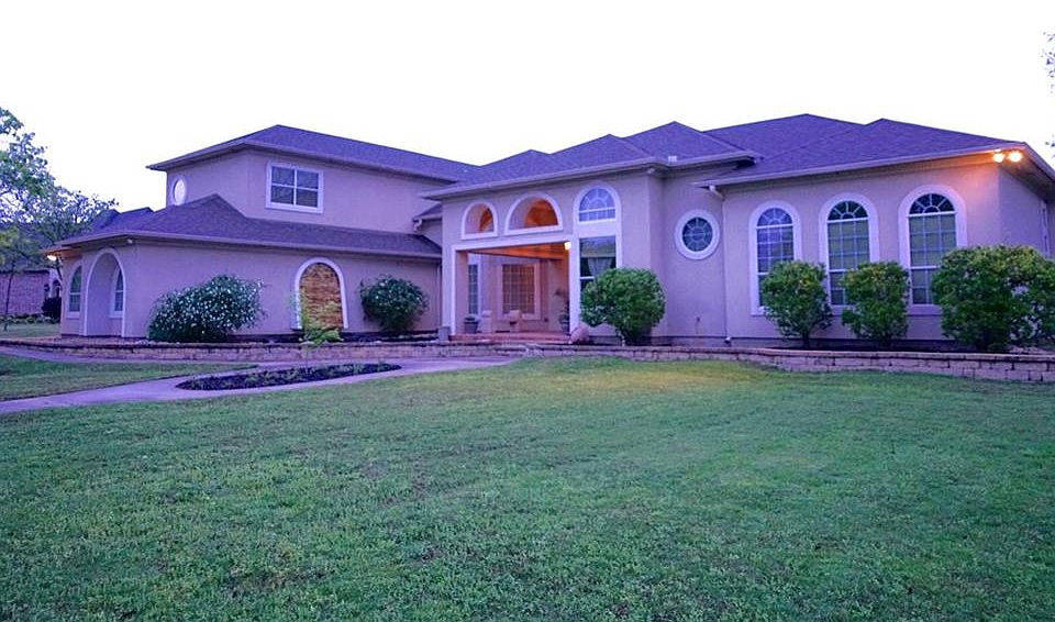 1st image of 115 Greenbriar