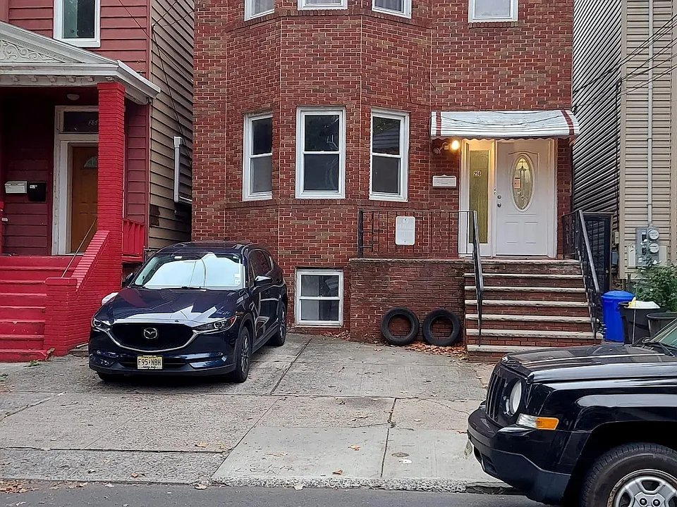 256 Bowers St