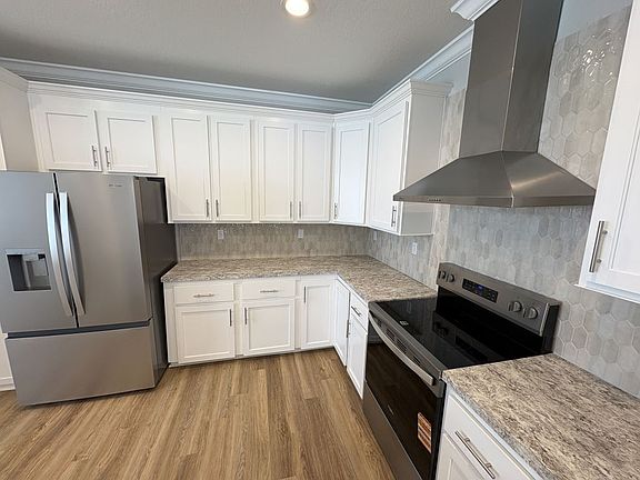 4th image of 576 Mayapple Ln #576E
