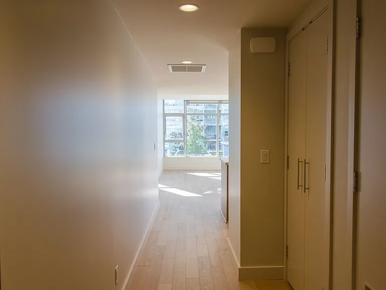 588 Bell St #1001S — Photo 2