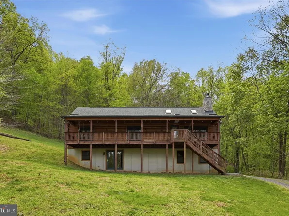 938 Fetchett Rd, Bentonville, VA 22610