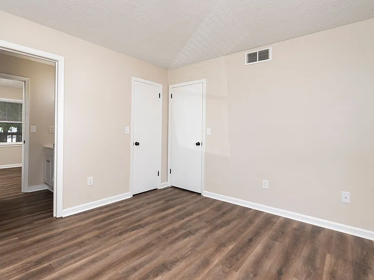 450 Cedar Ave #6 — Photo 3