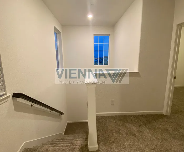1052 Essington Ln — Photo 14
