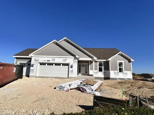 302 Bayberry LANE, Grafton, WI 53024