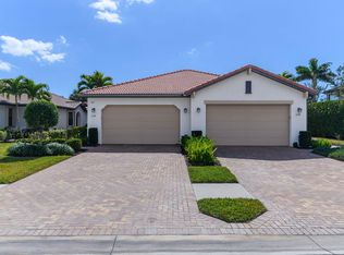 1574 Oceania Dr S, Naples, FL 34113