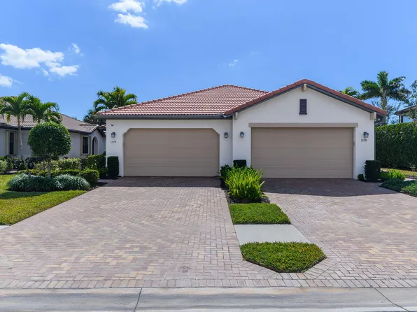 1574 Oceania Dr S, Naples, FL 34113