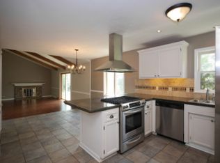 8009 N 102nd St, Milwaukee, WI 53224