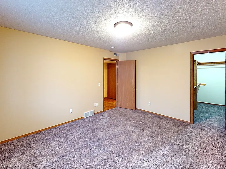 Teakwood Apartments — Photo 39