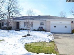 1860 Edenhall Dr, Lyndhurst, OH