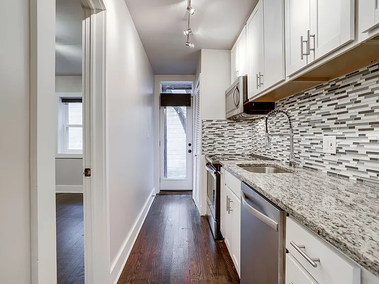 82 Q St SW #1 — Photo 2