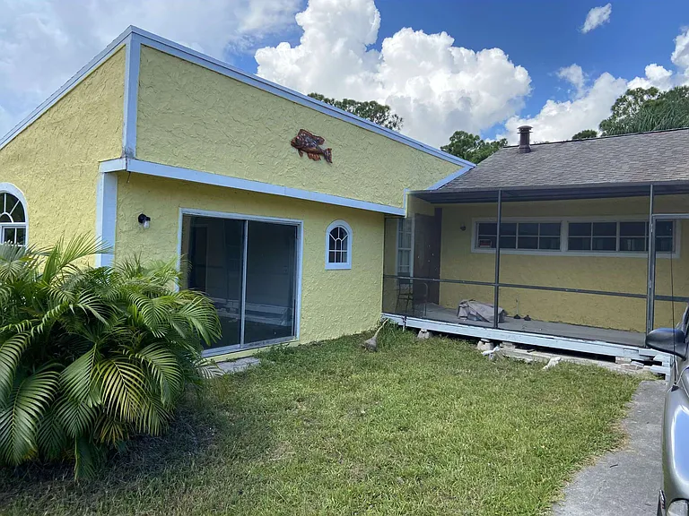 5115 Seagrape Dr — Photo 2