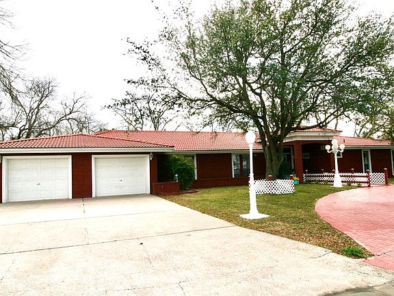 2nd image of 2406 Monterrey Cir