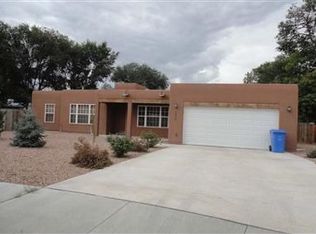 1026 McCurdy Cir, Espanola, NM 87532