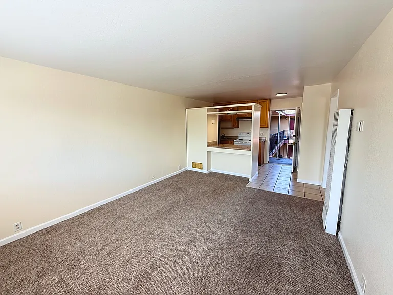 348 4th Ave — Photo 7