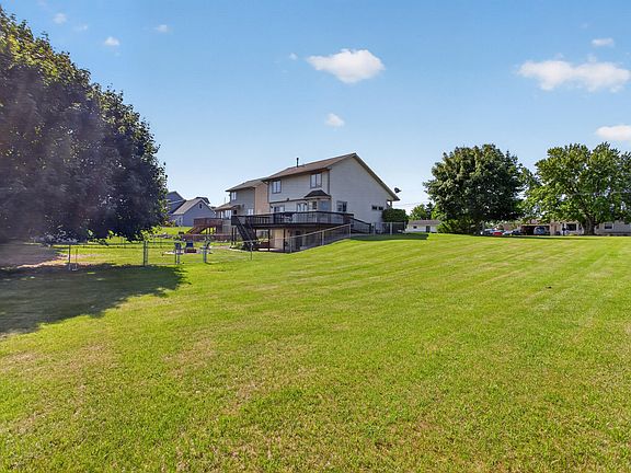 4th image of 290 Somerset Dr