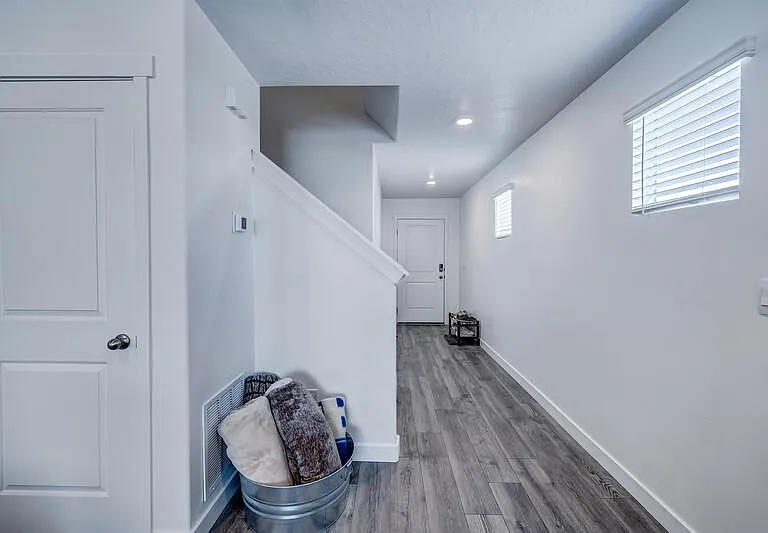 408 N Sea Chaser Ln #BASEMENT — Photo 13