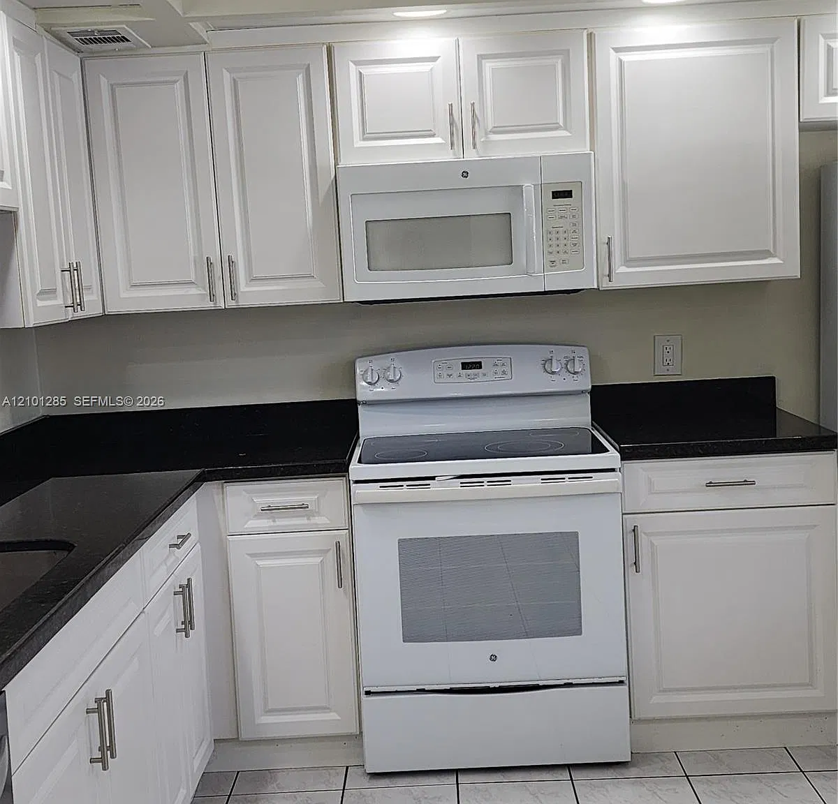 1101 SW 128th Ter — Photo 4