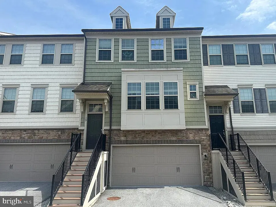 19 Addison Ln