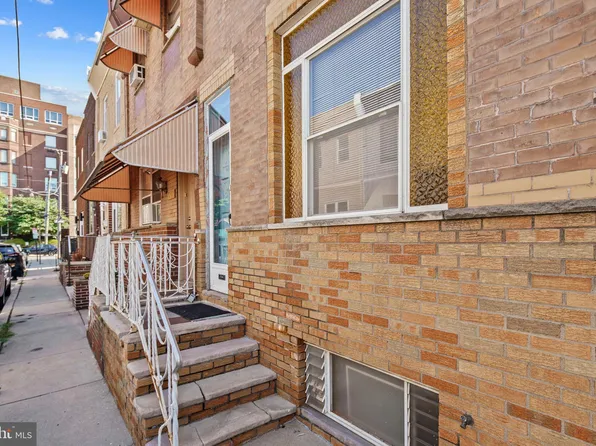 2417 S Watts St, Philadelphia, PA 19148