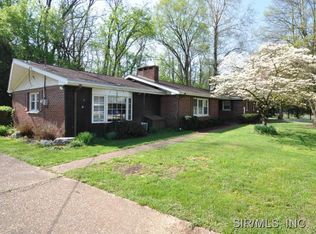 9 Briarwood Dr, Collinsville, IL 62234