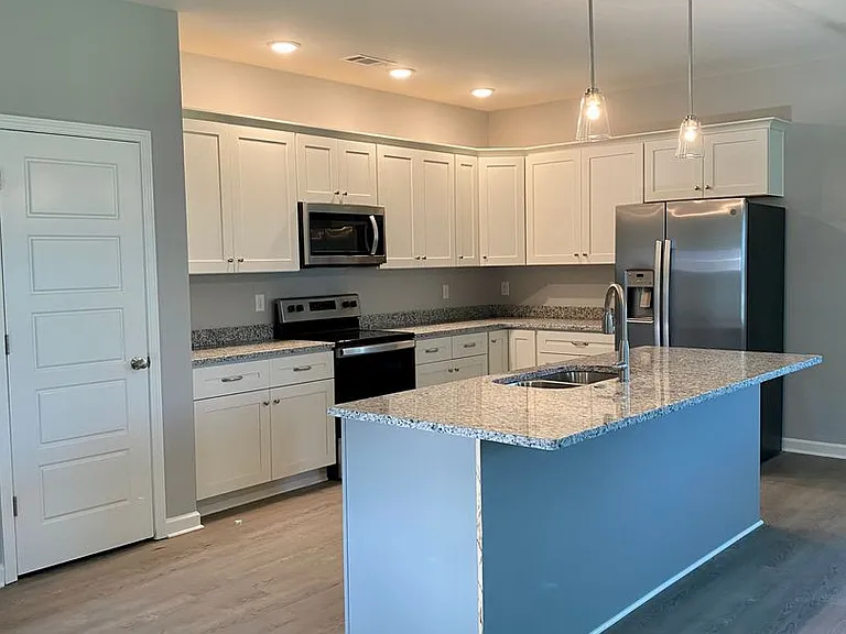 60 Anna Ln #60 — Photo 6