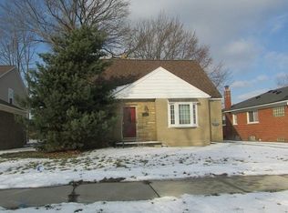 28405 Shock St, Saint Clair Shores, MI 48081