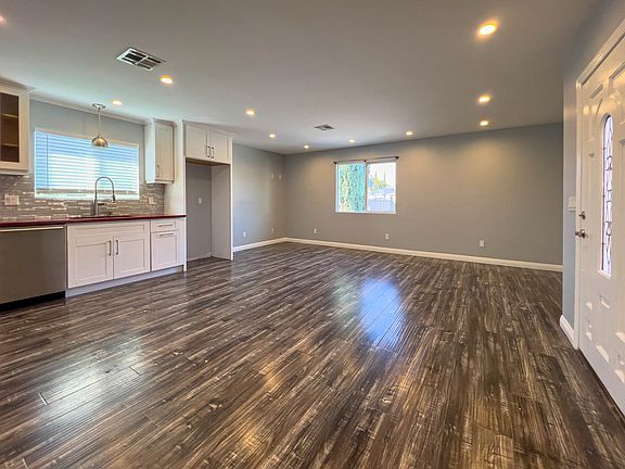 3rd image of 8165 Wilkinson Ave