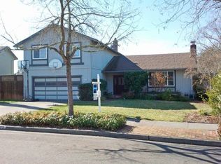 3273 Meadow Glen Dr, Santa Rosa, CA
