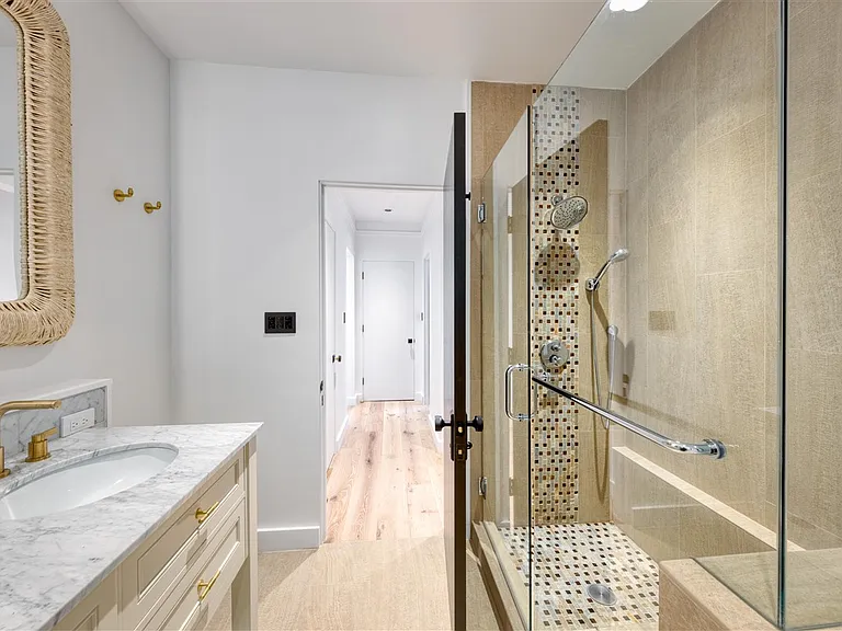 2145 Franklin St #4 — Photo 20