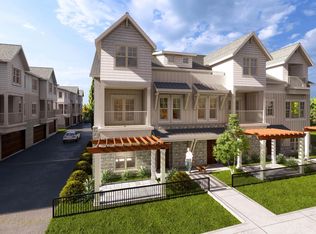 325 3rd Ave #17, Fontana, WI 53125