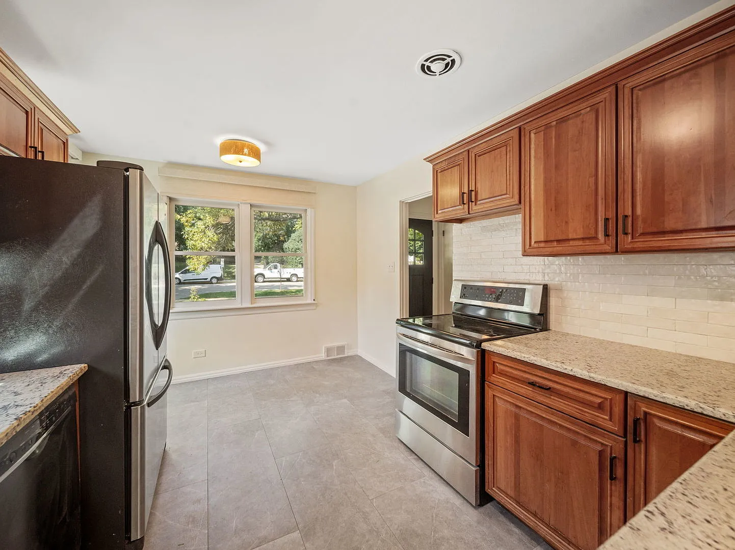 3 bed, 1737 sqft, $3,800 — Photo 4
