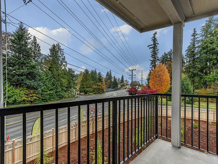 Silver Creek Apartment Homes — Photo 10