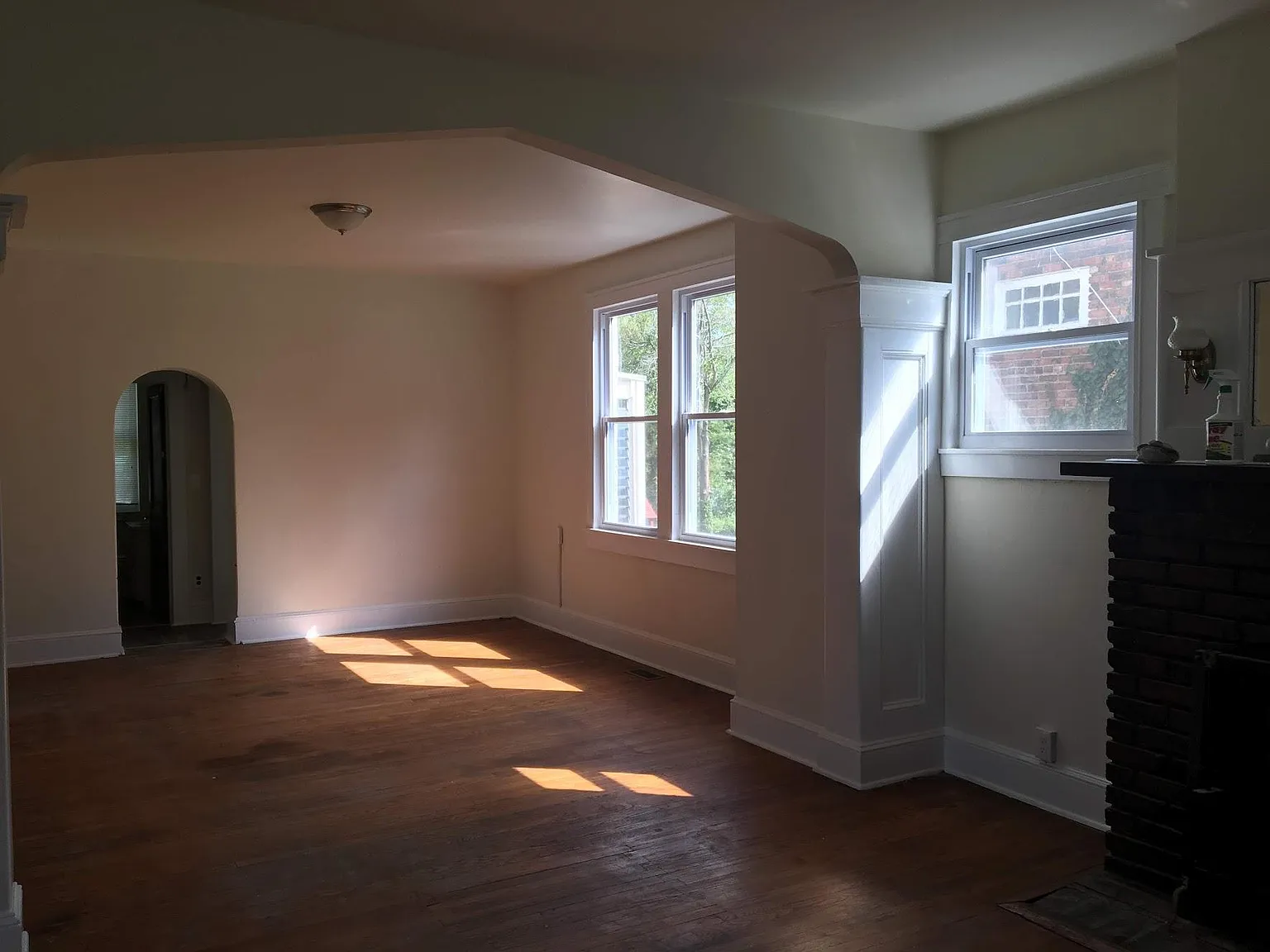 6 bed, 2000 sqft, $2,800 — Photo 4