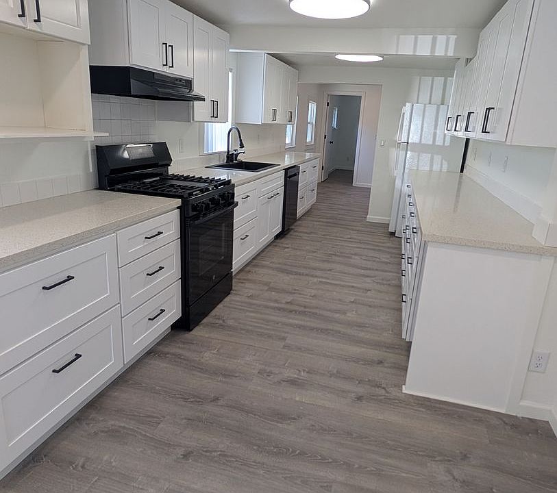 1st image of 1420 Summers Ln
