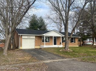 1663 Walnut Way, Radcliff, KY 40160