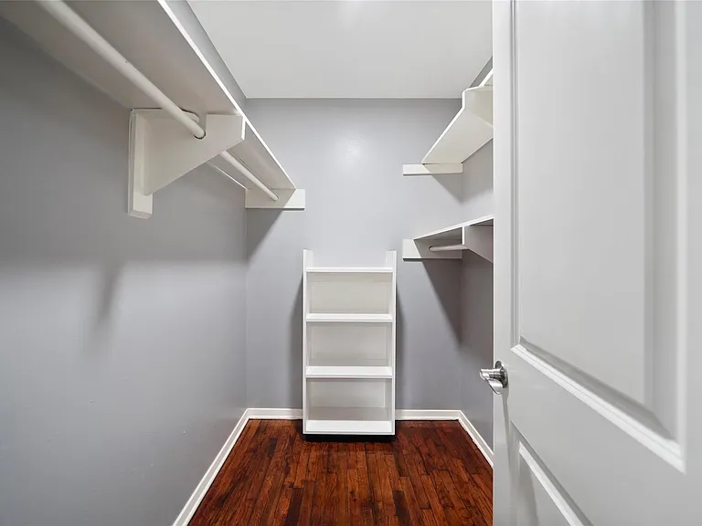 311 Hawthorne St #1 — Photo 17