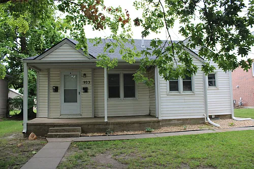 Floor plan Bluemont 923 A
