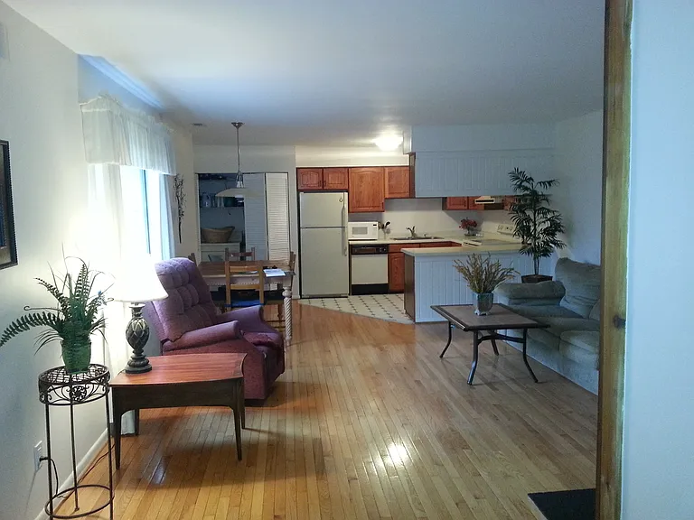 115 Brookberry Cir — Photo 3