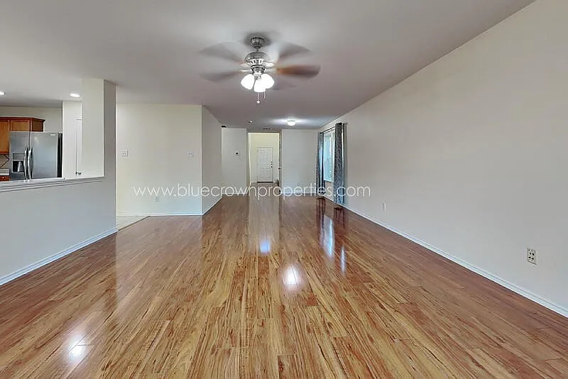 4 bed, 3.0 bath, 2680 sqft, $2,650 — Photo 2