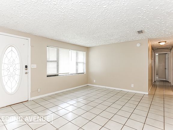 4th image of 7938 Lake Park Ct