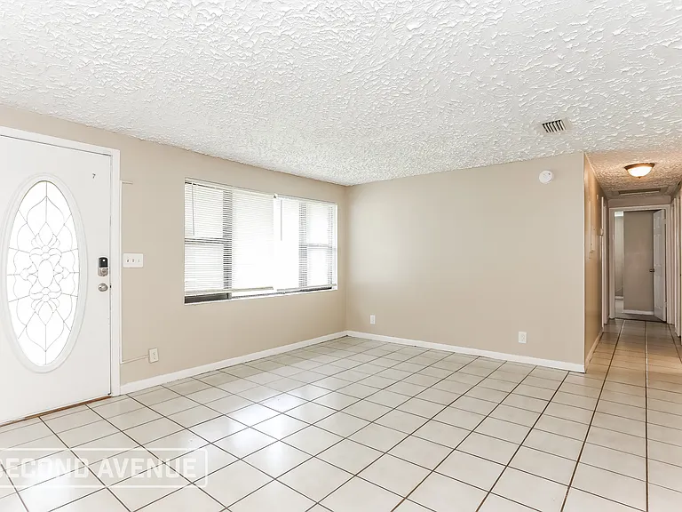 7938 Lake Park Ct — Photo 4