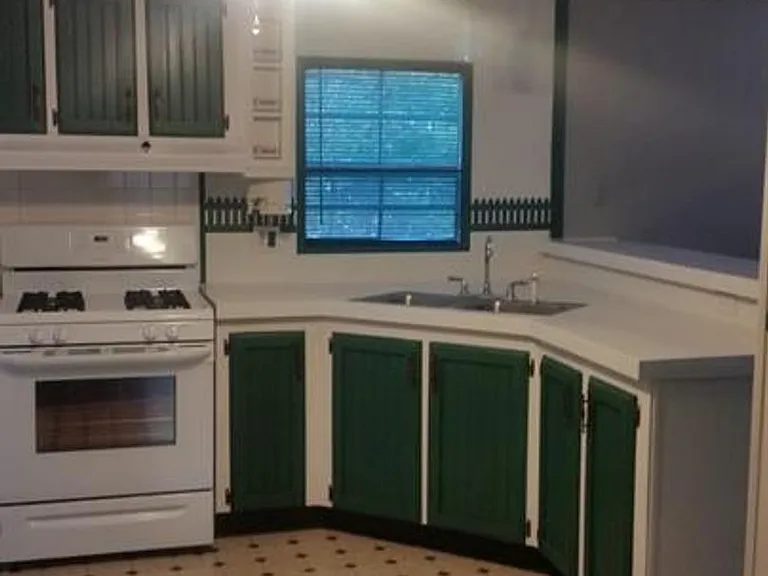 15 Michelle Dr — Photo 2