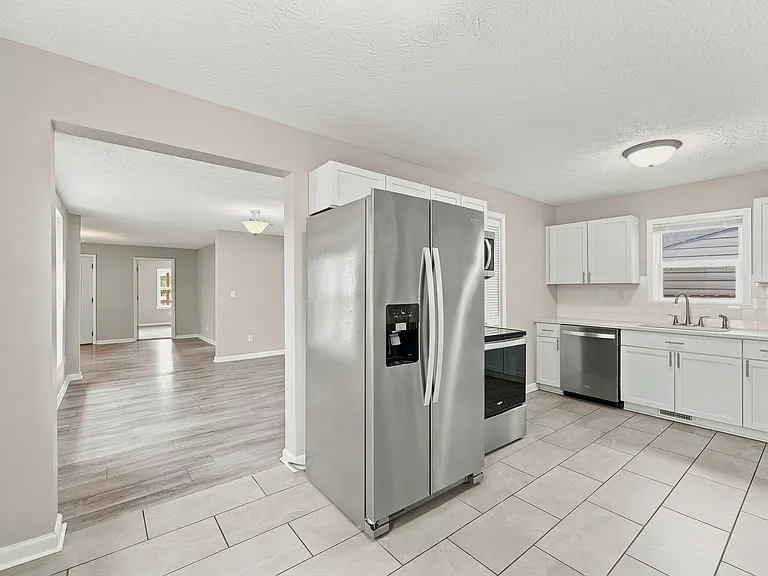 902 Warren Ave — Photo 10