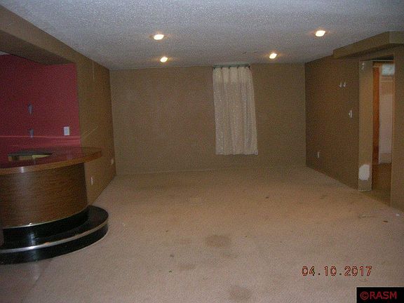 5th image of 1016 S Broadway St