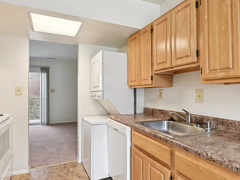 Howard Hills Rental Townhomes and Duplexes — Photo 54