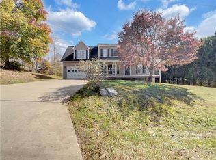 160 Rhinehart Rd, Candler, NC 28715