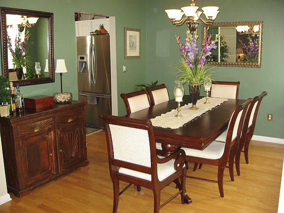Formal Dining